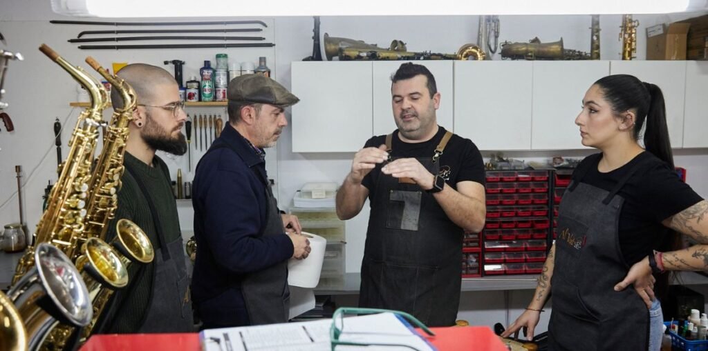 conviértete en técnico de instrumentos de viento